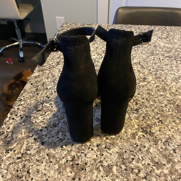 Black Express heels - Picture 2 of 3